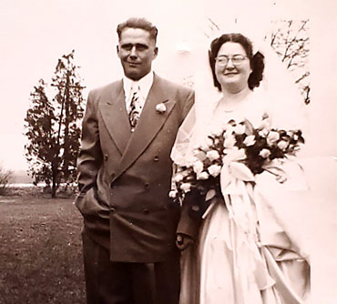 Lawrence/Catherine(Pothast) Lucas wedding day